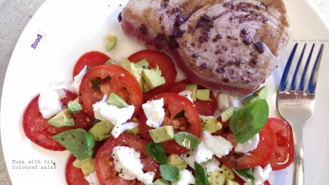 Tunawithtricolouredsalad